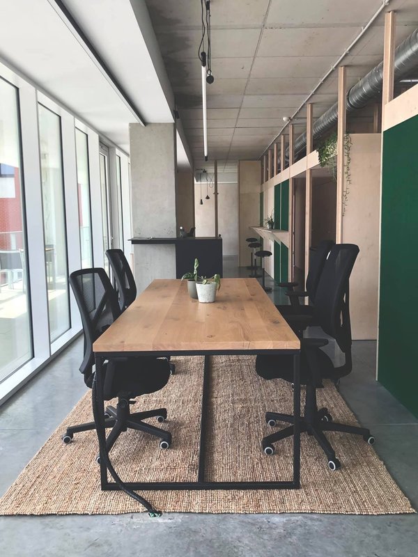 Bur'eau coworking space met vergaderzaal dok noord gent station dampoort