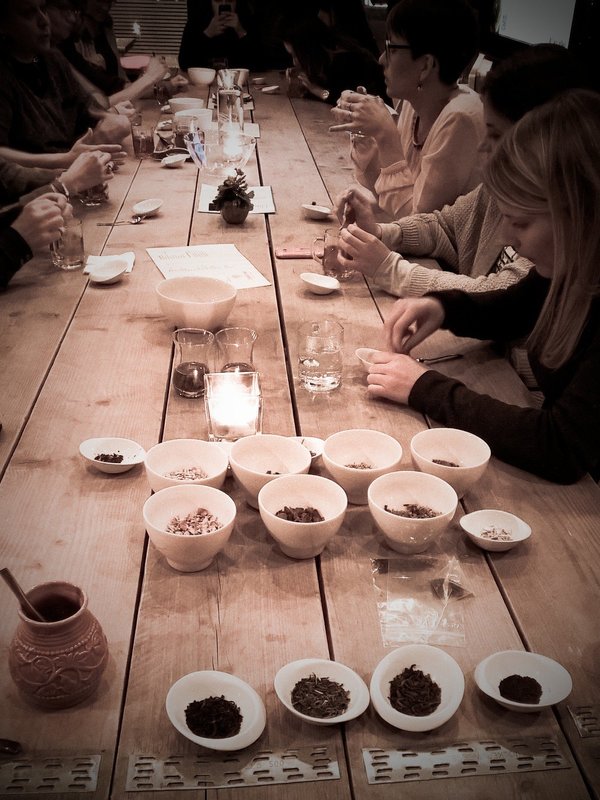 RELeaSe Tea Theesommelier workshop tea tasting