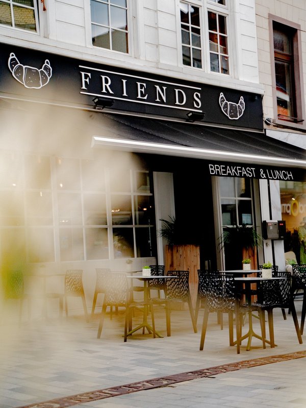 Friends | Lowiz