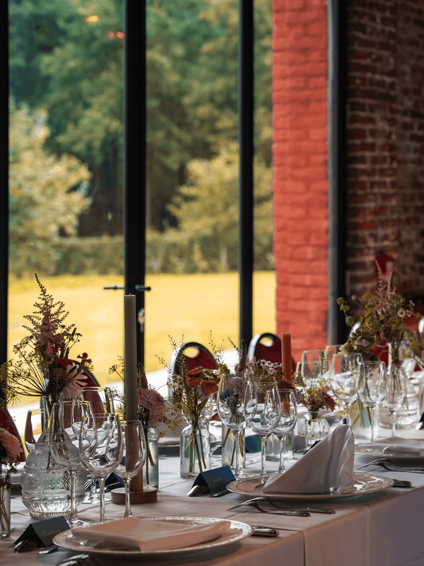Het Neerhof van Lozerkasteel evenementenruimte Kruisem