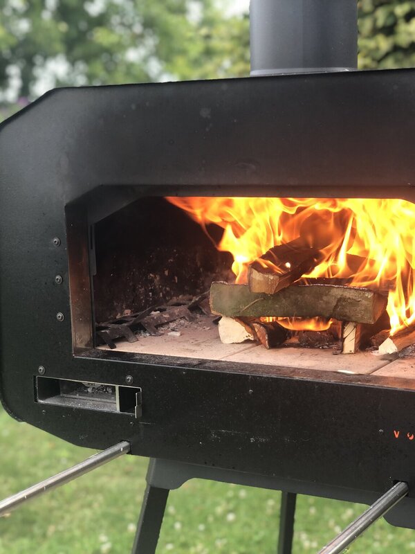 Haardvuur in de tuin