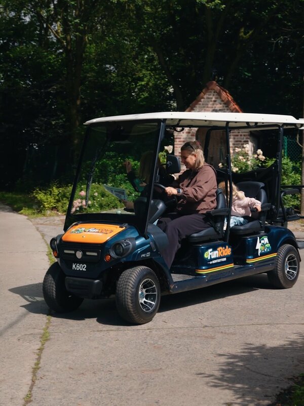 Gezin op pad met de e-car